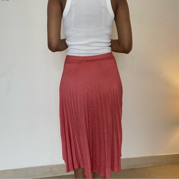 Forever 21 silk peach pink pleated midi skirt, a line. - Picture 5 of 7